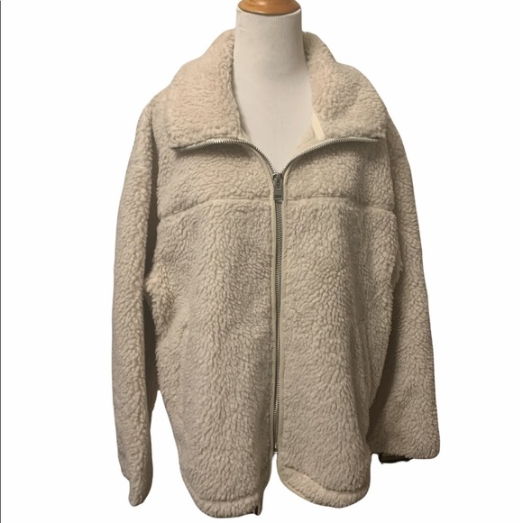 BDG Jackets & Blazers - Urban Outfitters BDG cream colored Sherpa fleece jacket, front pockets, zip